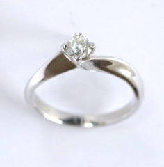 18ct white diamond solitaire (approx 1/4ct)