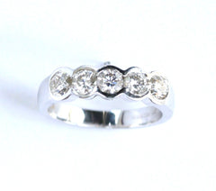 18ct white 5 stone diamond 1.04ct