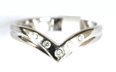 18ct White 5 Stone Wishbone