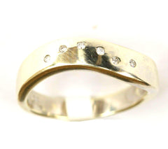 9ct White 6 Stone Twist Band