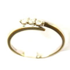9ct white 3stone(0.10points)
