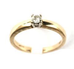 9ct yellow solitaire(approx .20points)