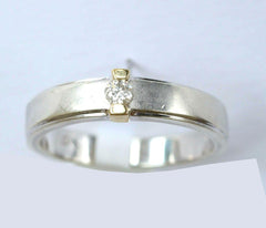 9ct white & yellow solitaire band