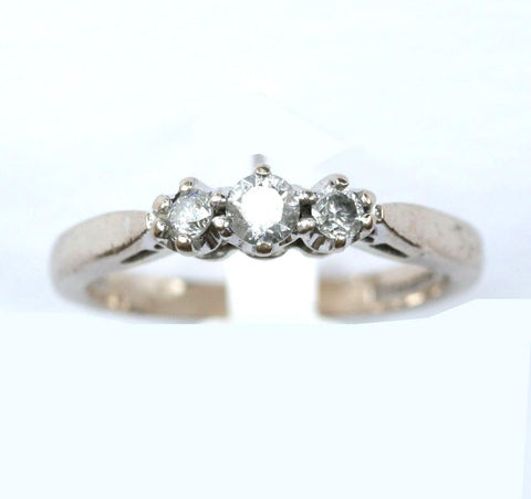 18ct white triology (0.25points)