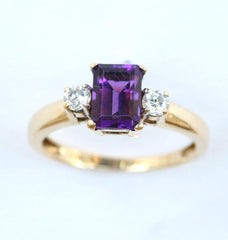 9ct cubic zirconia & purple stone