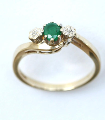 9ct diamond & emerald