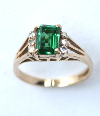 9ct diamond & emerald