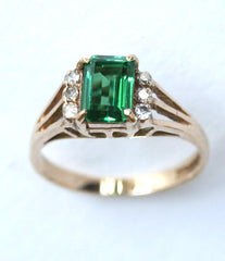 9ct diamond & emerald