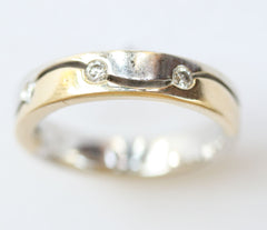 9ct white /yellow gold 3 stone band
