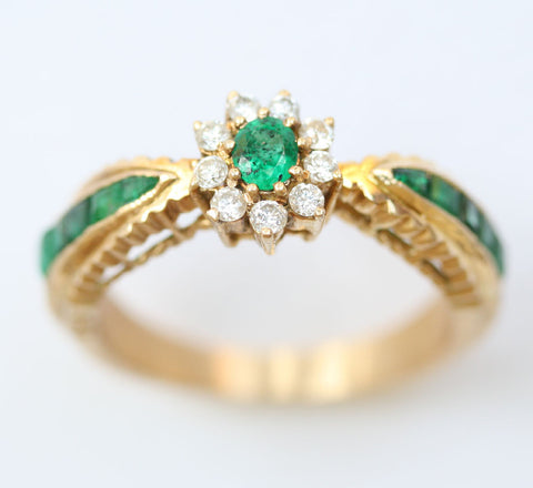 9ct diamond & emerald /emerald shoulders